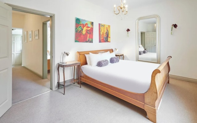 Host Stay St Denys View