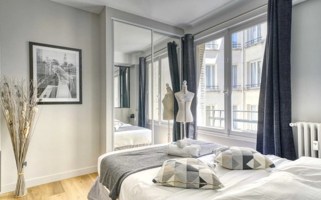 Magnifique appartement - Avenue Matignon  - B 1628