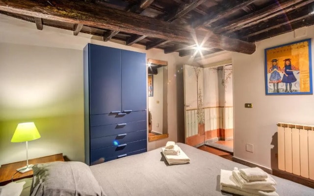 Cartari Apartment