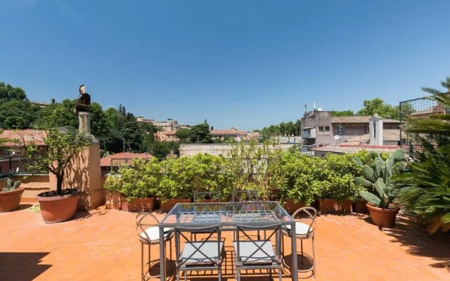 Trastevere Charming Penthouse