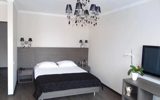 Apartlux Apartments