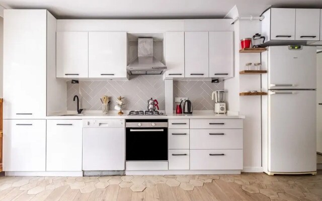 Flat with Backyard near Idealtepe Marmaray Station