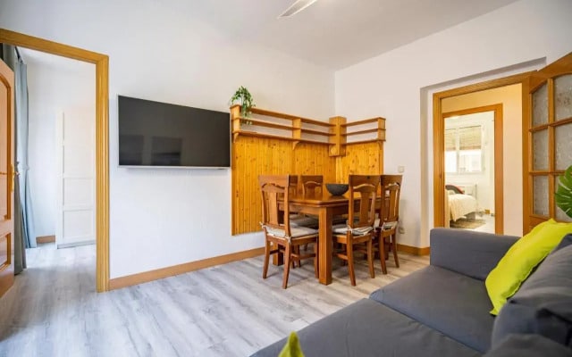 La Latina Sol. Espacioso apartamento, 12 pax