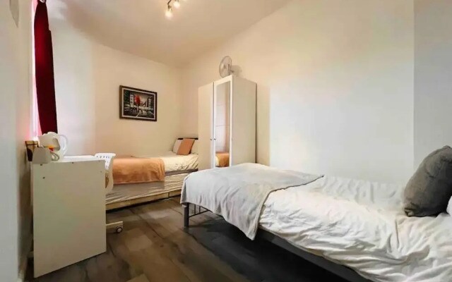 Private Rooms for 7 People With Bathroom