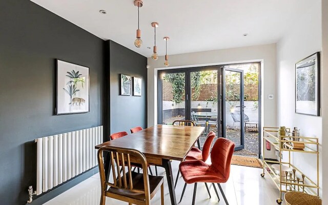 Stylish Shepherd's Bush Flat With Patio