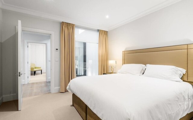 Luxury 3BR Home in Knightsbridge W/sauna, 6 Guests
