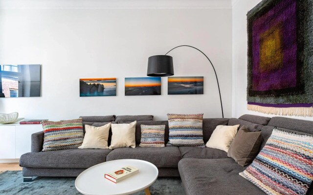 Luxury 2BR Central Getaway, Workation, Staycation, Remote Work