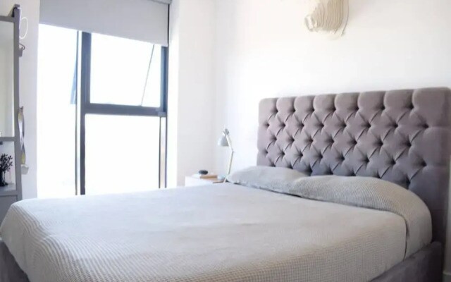 Modern 1 Bedroom Near Shoreditch With Balcony