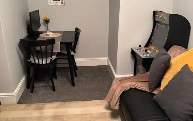 2 Guests - Free Parking - 6min to Derbion Centre