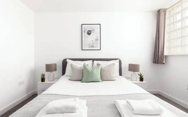 2 Bed Flat off Brick Lane