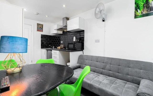 Whitechapel Grand