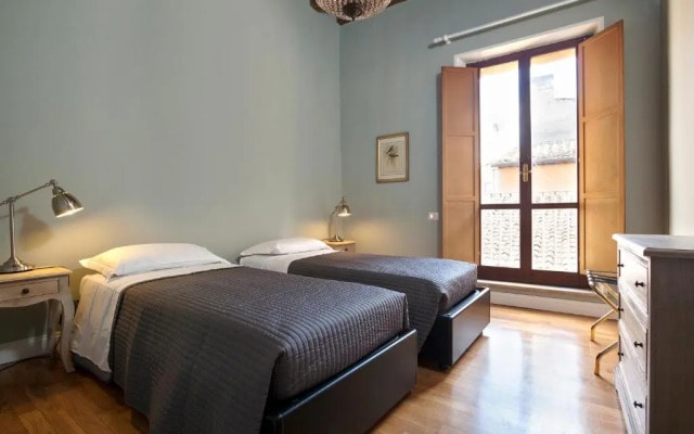 Apartments Via Giulia