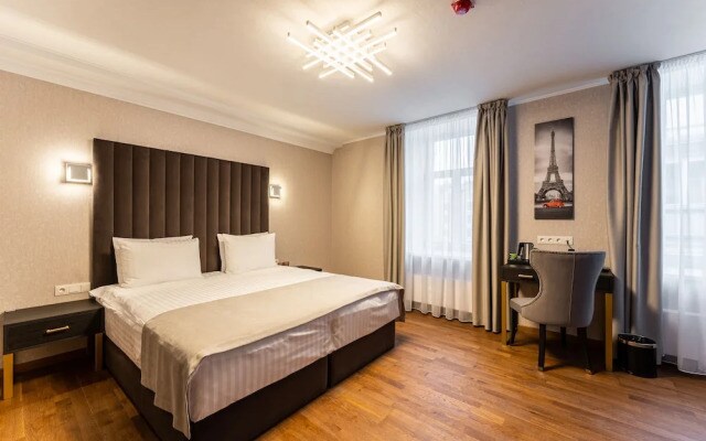 Aparthotel Plaza KG