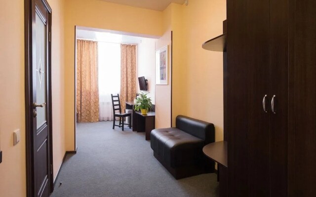 Hotel 19