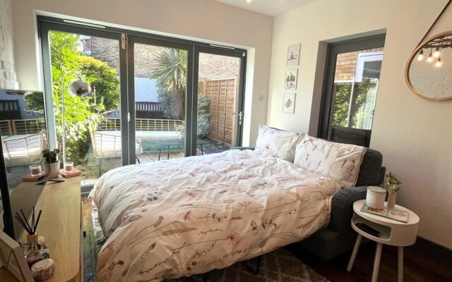 Stylish River Apartment - West Putney Embankment