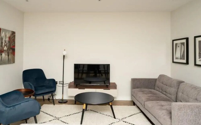 The Hampstead Crib - Bewitching 2bdr Flat With Balcony