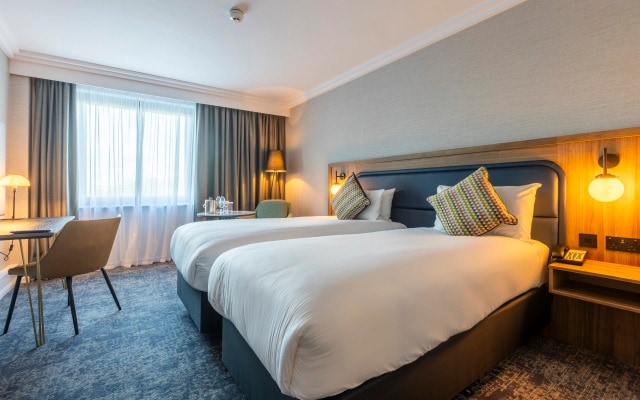 Crowne Plaza Manchester Airport by IHG