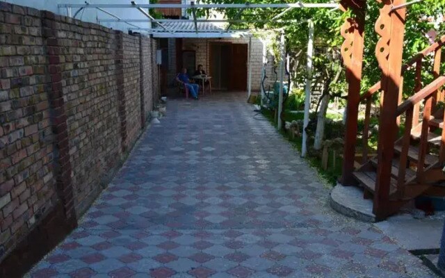 Листовничей