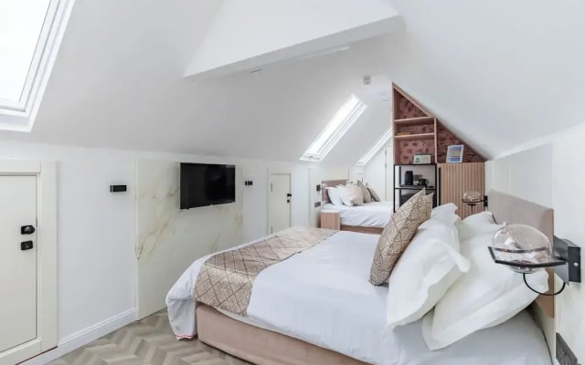 Rosemay Boutique Hotel Near Heathrow Airport