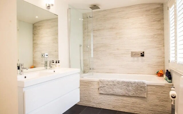 Altido Stylish 3Br Home W/ Garden In Fulham