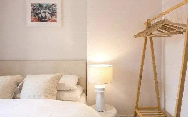 Spacious 4 Bedroom House Sleeps 8