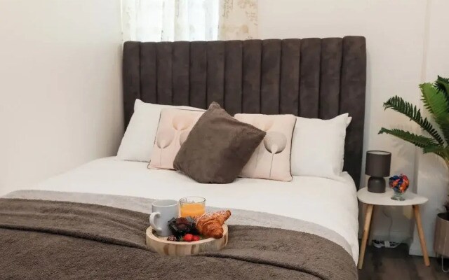 Victoria Road Apartment in Stoke