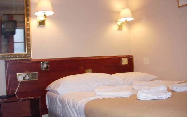 Hyde Park Court Hotel
