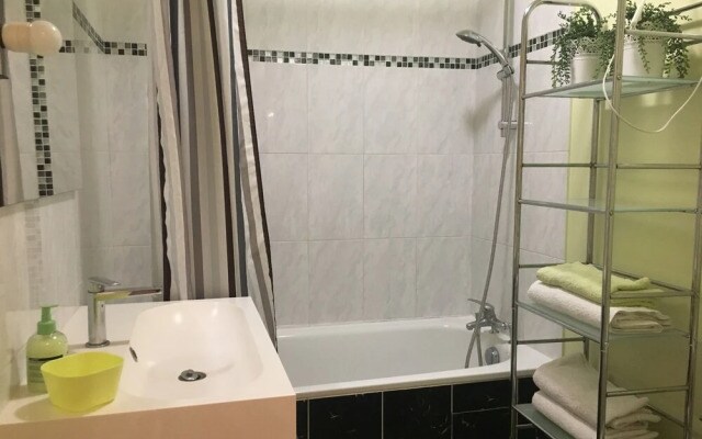 Sunny and Spacious Appartment, 44 Sqm, Great View, Wifi, Tv,