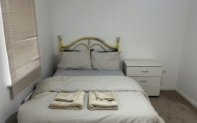 Romford Contractor / Family House