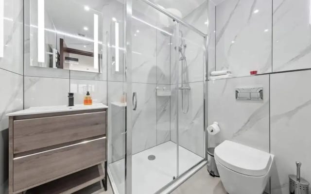 Serviced Studio Flat Near Camden Euston Station