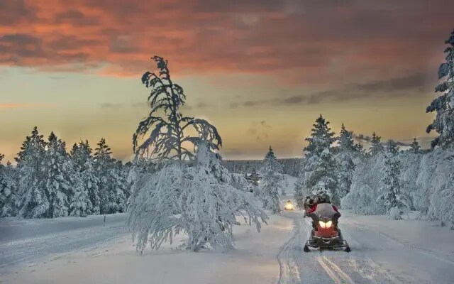 Kakslauttanen Arctic Resort