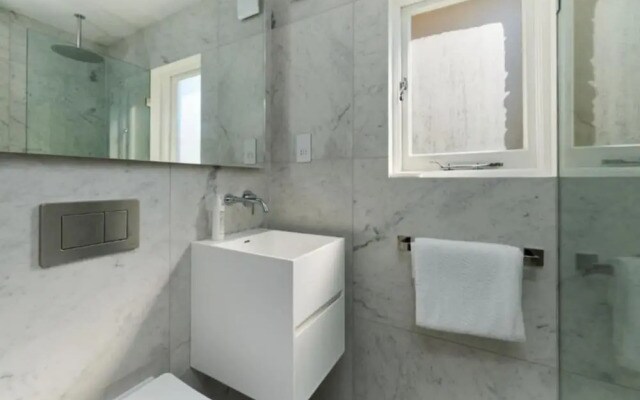 The Crystal Palace Wonder - Lovely 2bdr Flat With Parking