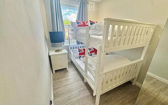 Eastcote Place Apartment