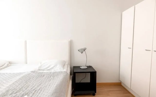 2ndhomes Bright 2BR Apartment