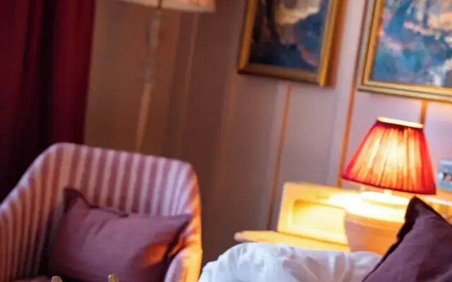 The Ragged Robin - A Heartwood Inn