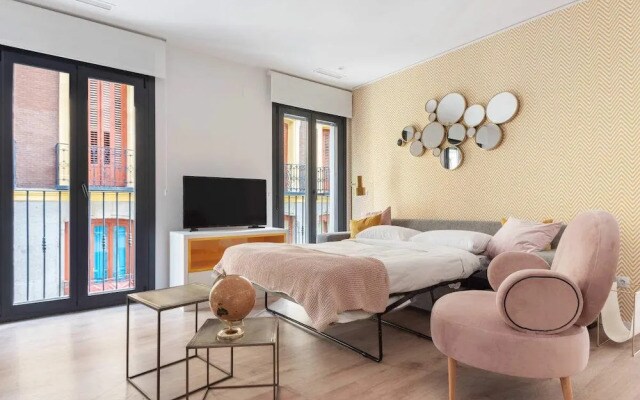 Incredible Design 2bedroom Apt, Sleeps 6 in Centro