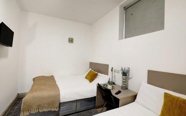 Belvilla Ilford Station Hotel, 4 min from Elizabeth line