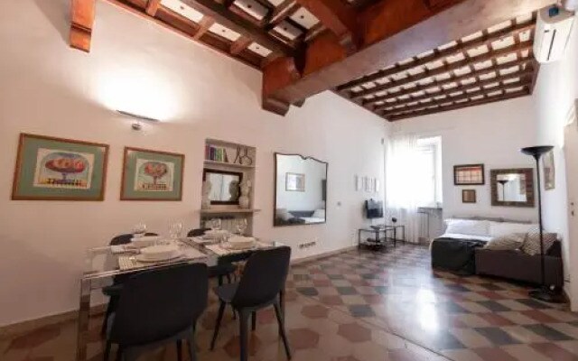 Piazza Firenze Apartment