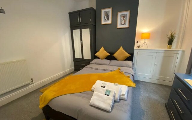 Stunning 4-bed House in Derby