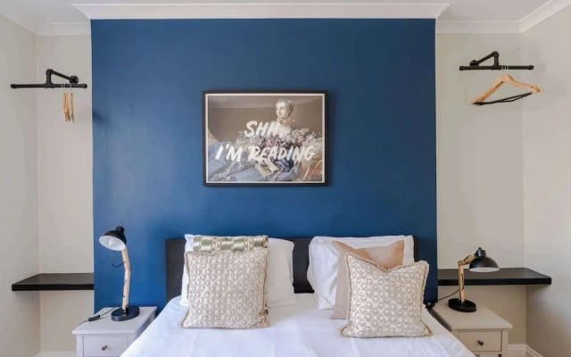 Charming Central London Retreat by Frankie Says