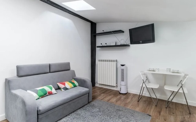 Studio Czerwonego Krzyza 4