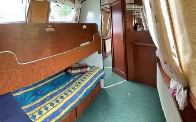 Stone - Self-drive Boat - Sleeps 8 - Pet Friendly