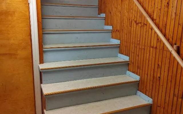 Kalle's unluxury guest house Aircon 15min city center by train