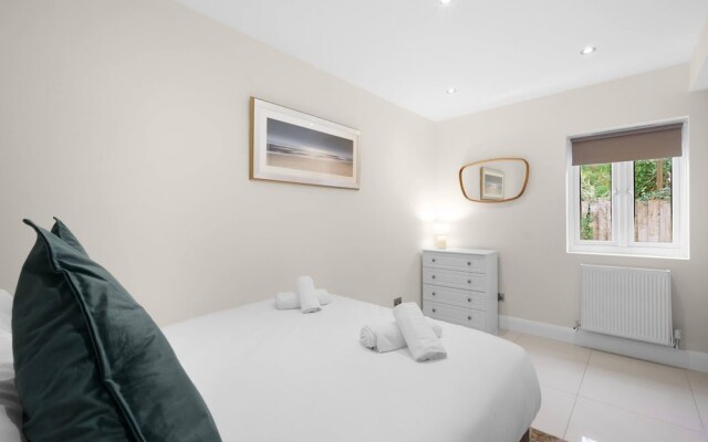 Modern Comfort 2-Bedroom, 2-Bathroom House