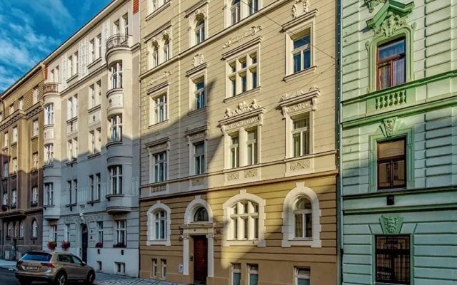 Residence Dobrovskeho 30