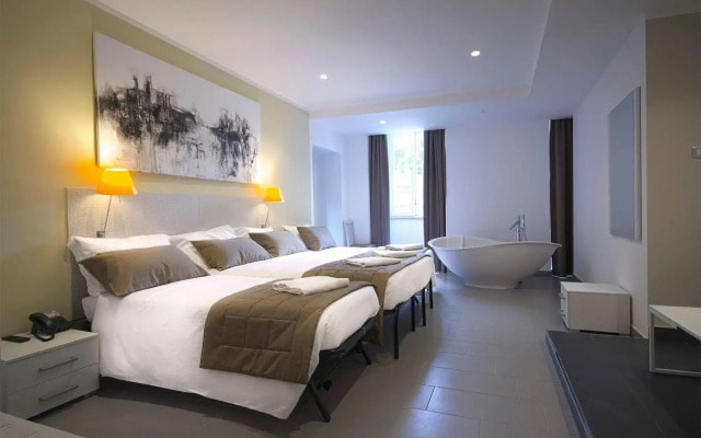 Trevi Palace Hotel