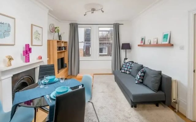 Modern 1 Bed apt Sleeps 4 in Covent Garden