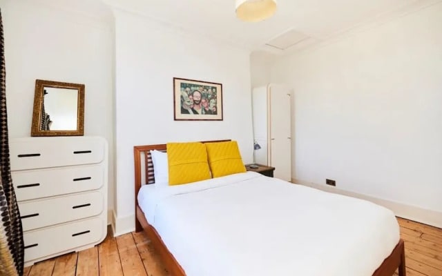 The Walterton Sanctuary - Bright 3bdr Flat