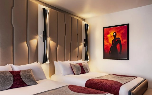 Disney's Hotel New York - The Art of Marvel