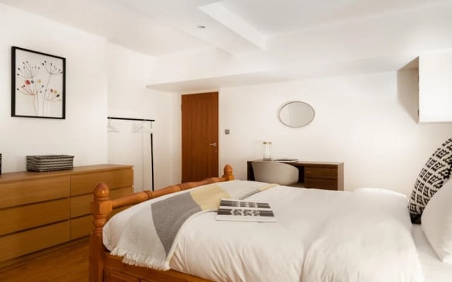 The Southwick Sanctuary - Large & Modern 6BDR Home with Private Terrace